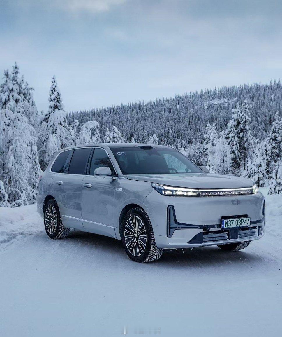 吉利高管谈全球研发和验证 吉利这次玩得真大，直接把车干到北极圈去了！零下几十度还