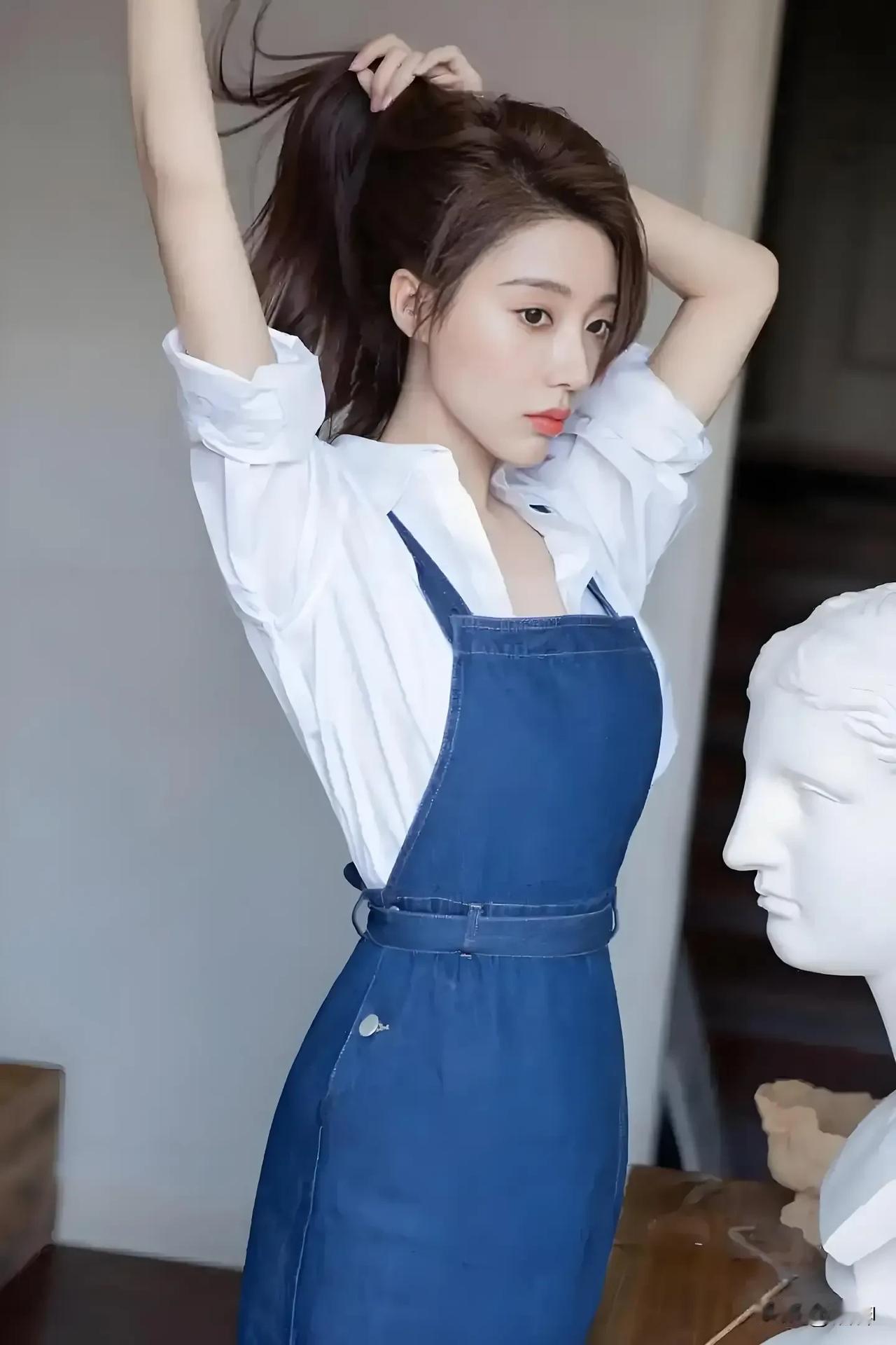 安泳畅写真
高颜值美女 
给人一种心动的感觉
红妆写真图 甜酷海滩写真 安莉芳泳