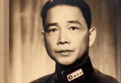 他是天生“福将”，一生吃喝玩乐，却躺赢成共和国开国功臣。从小就擅长吃喝玩乐的纨绔