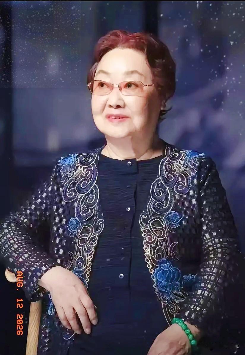 郭兰英两段婚姻告诉我们：有些荣光，总要拿家庭遗憾来换

翻看老艺术家郭兰英的过往