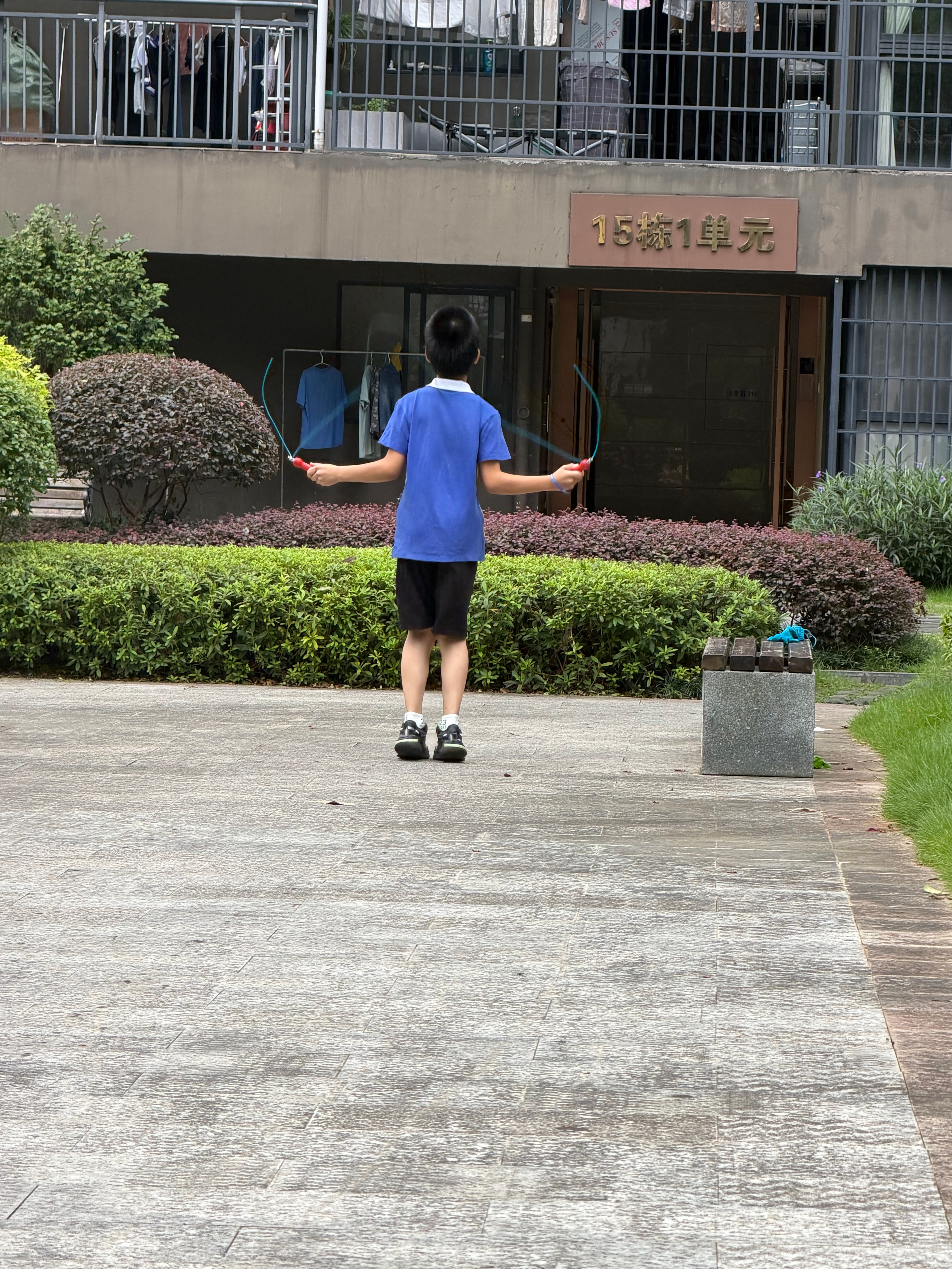 真是个自律的小男孩儿
