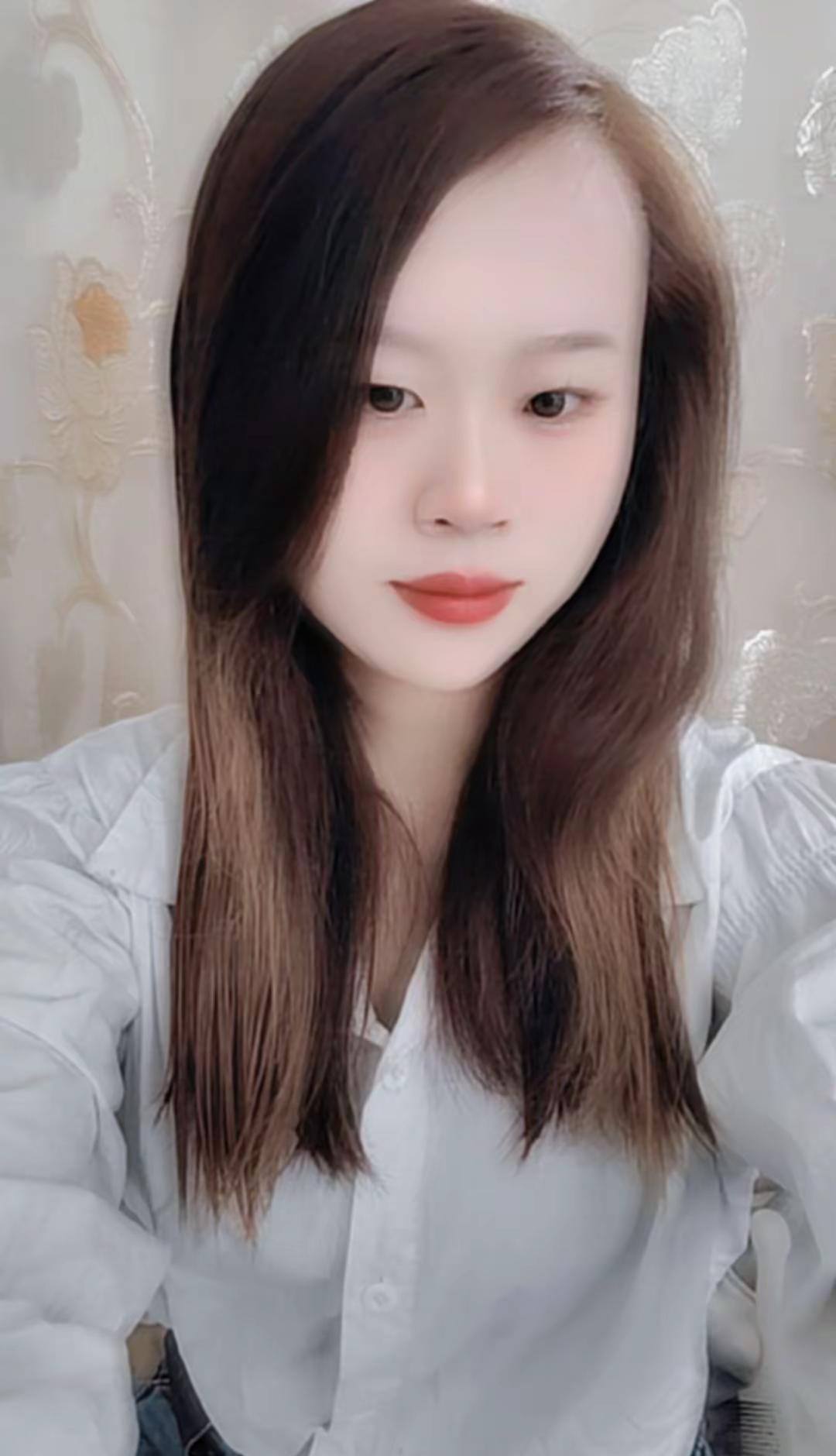 清醒的女人早明白男人不会只终情于一个女人 男人的心很大 枕边有一个 心里有好几个