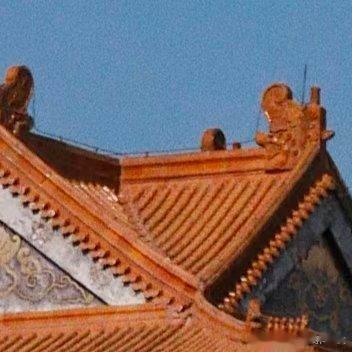 一些家居外围布置可能追求园林特色、自然氛围，喜欢在家外围种植上植物花草，或者让细