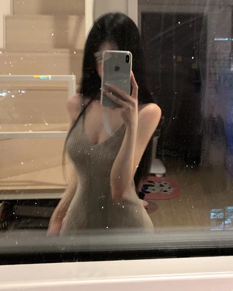 生来不会巴结人 也不是讨好型人格 骨子里自带傲气 永远不会向任何人低头 所有的风