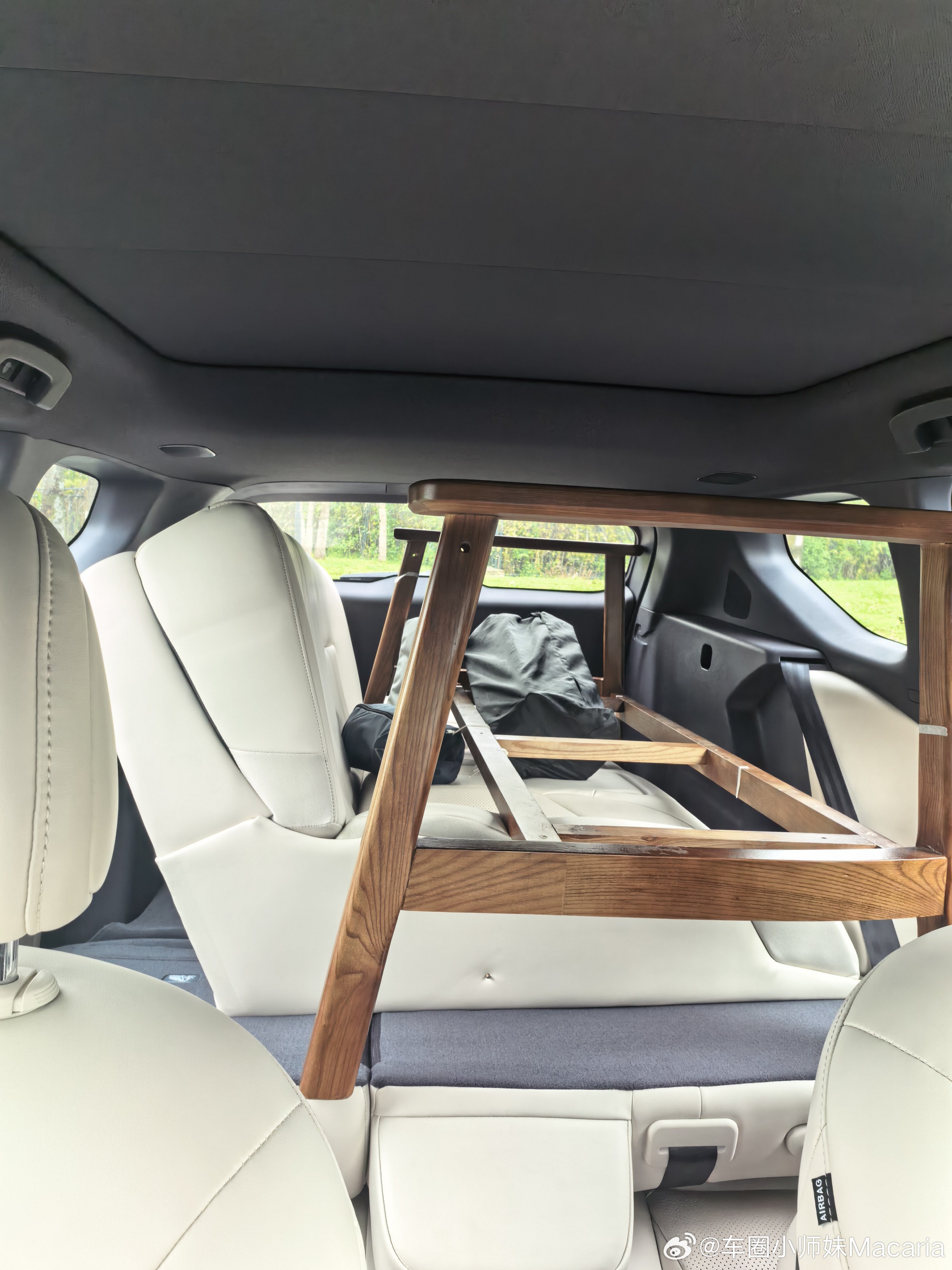 我把我的双人沙发搬进了NX8的后备箱里