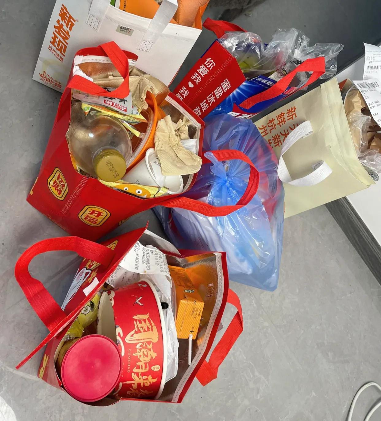 长期不上班的人都在家干啥？？？？

告别职场已逾半年，家中成了我日常的全部舞台。