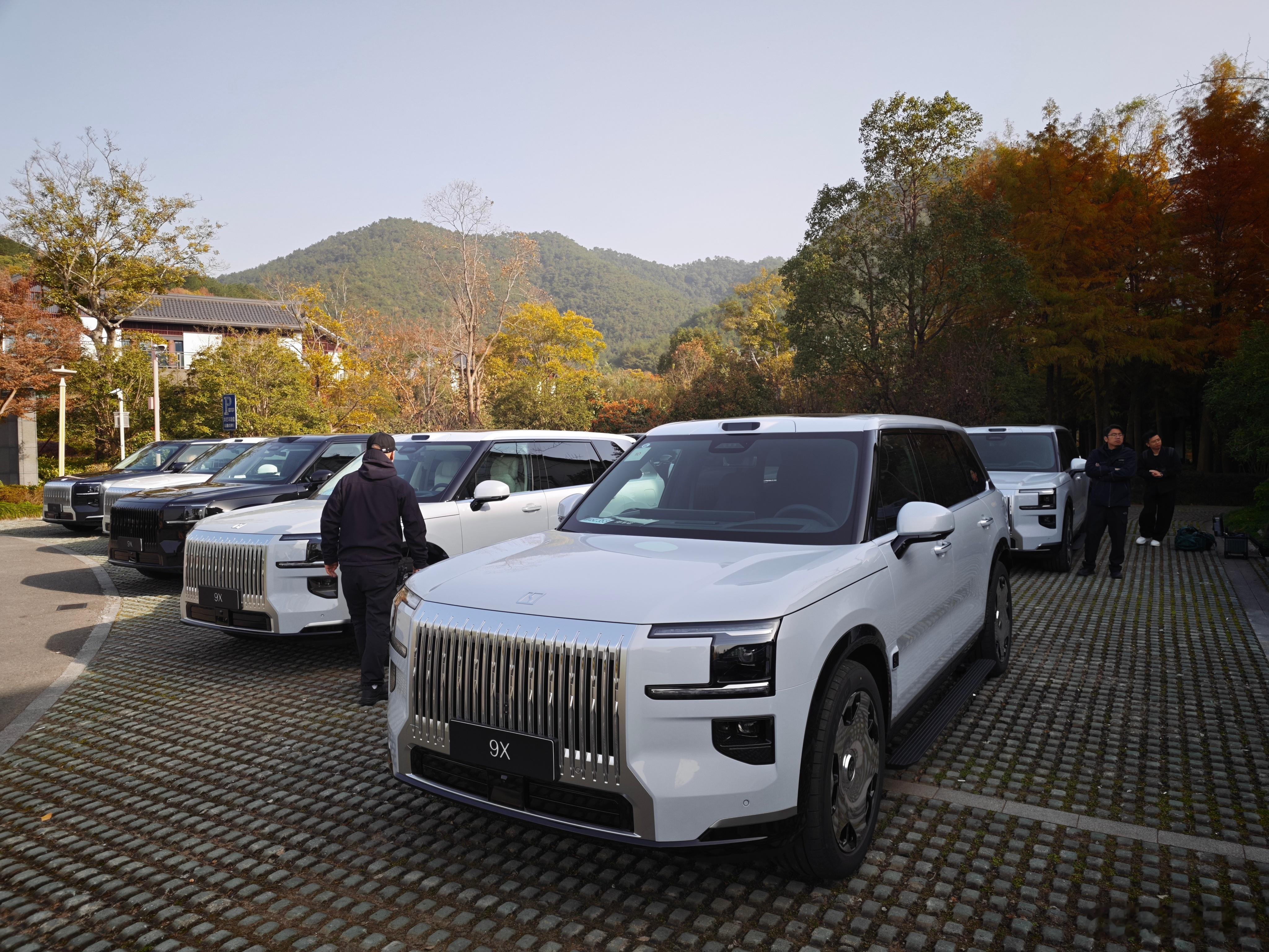 掉进极氪9X Hyper窝里了 大家觉得这车外观够霸气了吗？我与汽车的日常 宁波