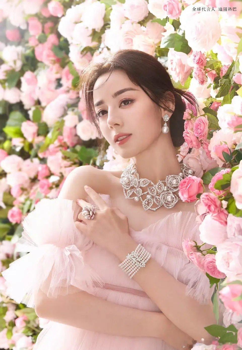 试问:除了迪丽热巴，还有别人适合珠宝吗？ 