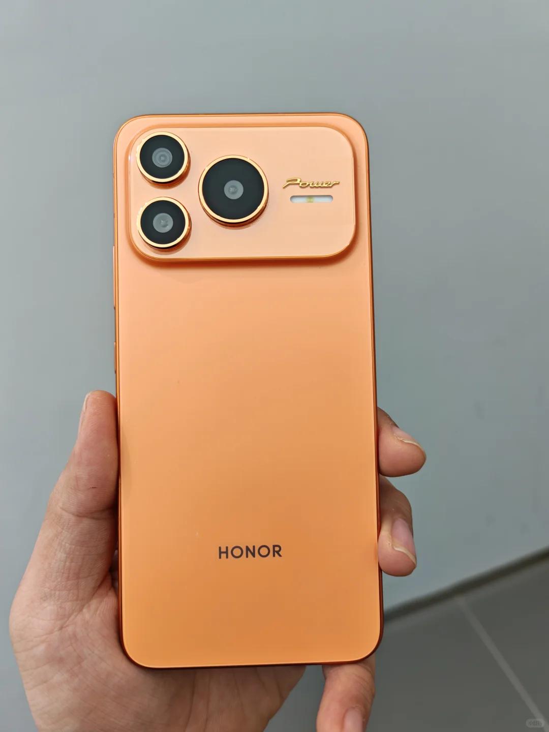 被很多网友吹上天的荣耀Power2，已经简单上手，说几句心里话，这手机你们如果不