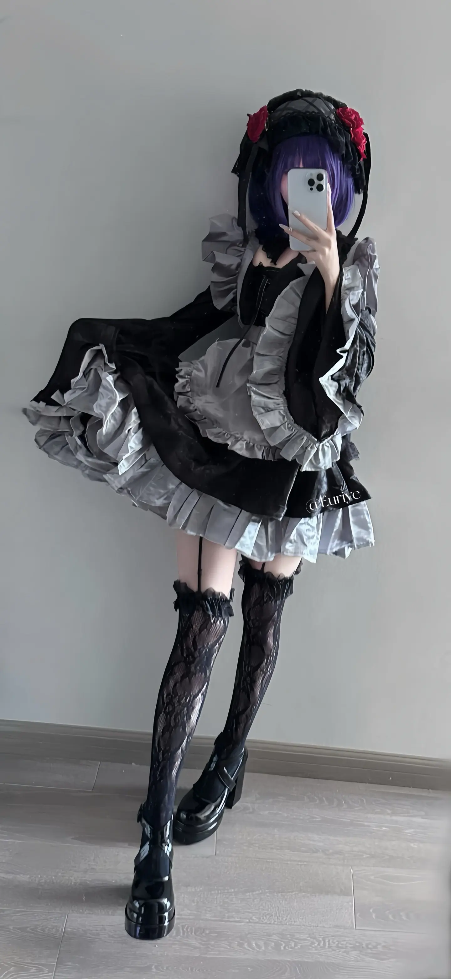“ pose お願いします ”