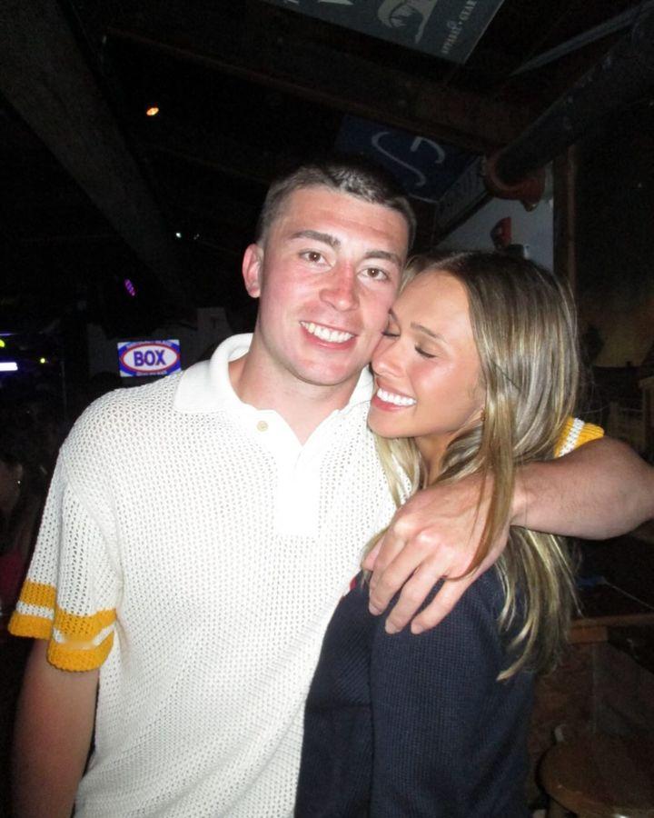 普理查德晒恩爱照 小4岁未婚妻热情回应#普理查德##凯尔特人##NBA# ​​​