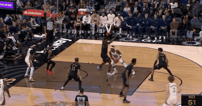 三不沾！没有库里追梦啥也不是！
在今天NBA常规赛勇士对阵鹈鹕的第三节比赛中，追