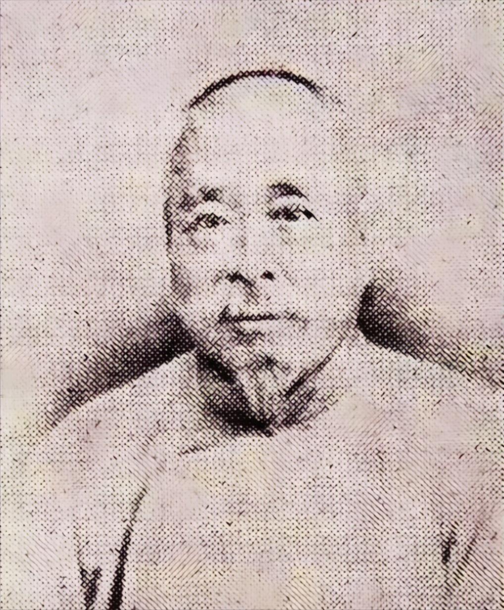 “煎一大碗粪水服之！”范文甫给一女子开方，吓得女子从床上坐起：“糊涂透顶，算什么