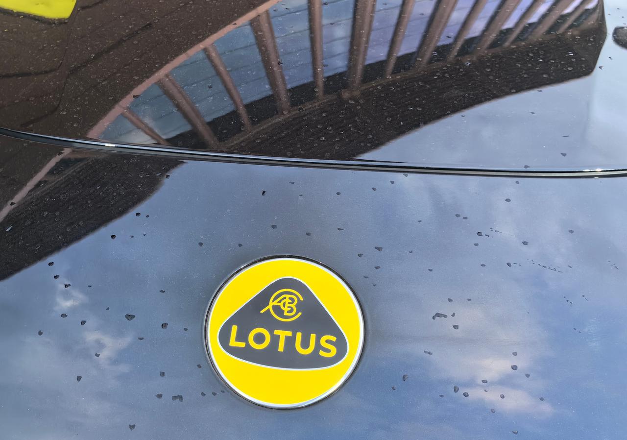 全新莲花For me正式上市，指导价50.8万起，即日起开启全国交付。
真正的高