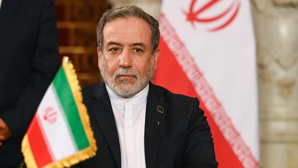 谁能想到伊朗这波直接把中东棋局下活了！仗打了17天硬刚到底，刚用14马赫泥石导弹