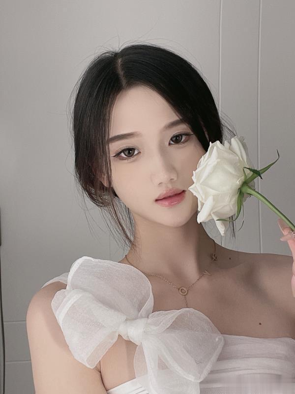 复古头像后来许多人问我一个人夜晚踟蹰路上的心情，我想起的却不是孤单和路长，男生头