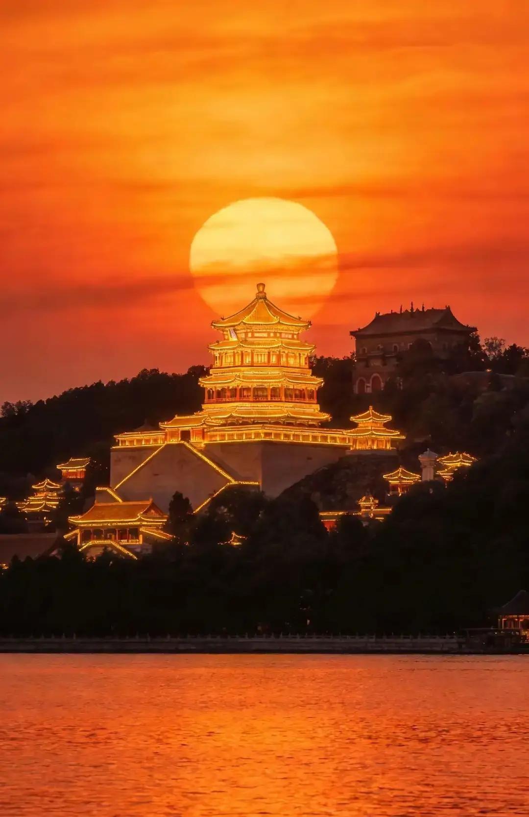 柴桑大姨在直播间慢悠悠抛出一句“2026年有大惊喜”，屏幕瞬间被弹幕刷爆。
她没