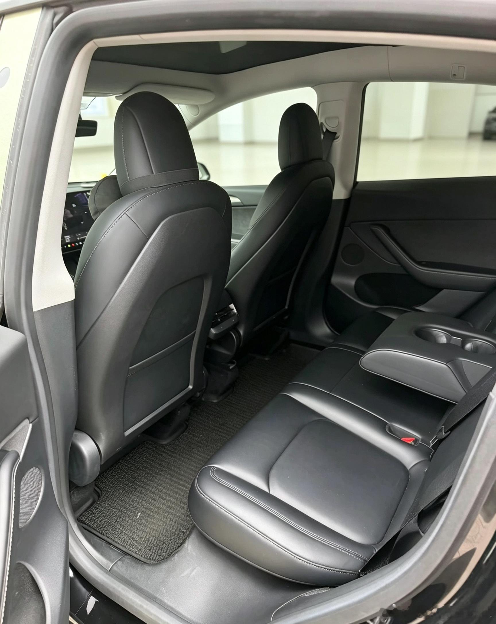 🔥🔥🔥代友发售车型：22年6月model Y，标续车况：安全行驶6.2万公