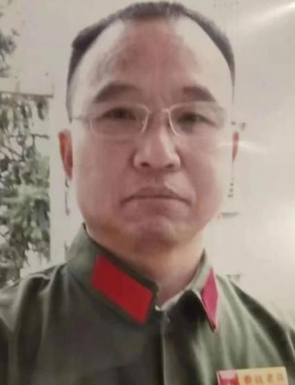 1984年，战士 李陶雄 在中弹后抢救无效，壮烈的牺牲。他的遗体却在送往安葬的途