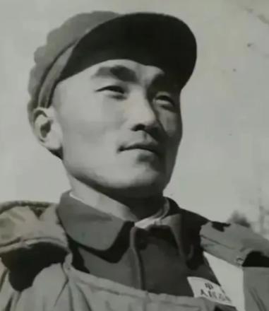 1951年，志愿军91团被美军包围，在制定突围方案时，团长建议向南突围，众人一愣
