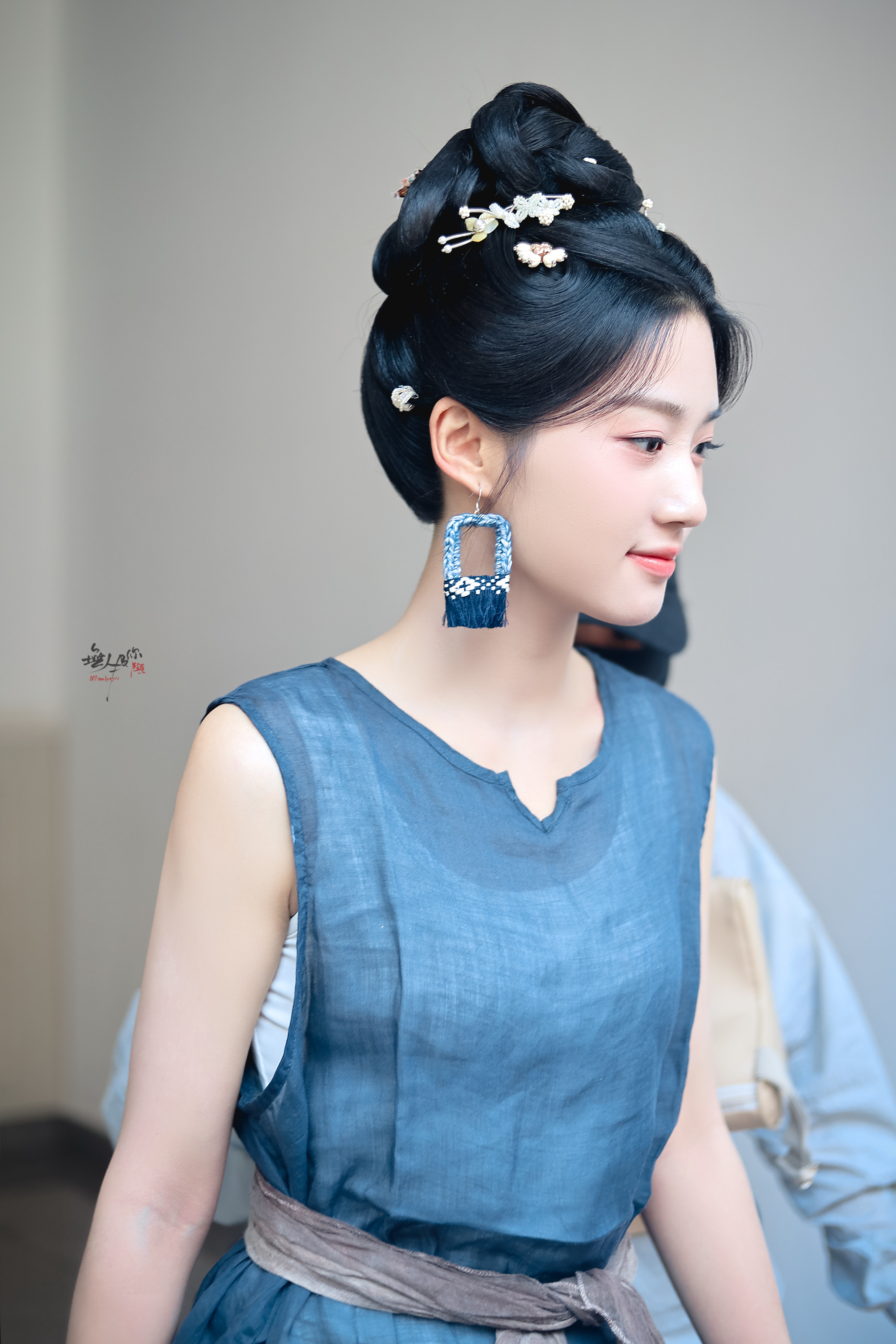 卢昱晓#榜上佳婿# ​​​出妆 杀青倒计时！噜噜晓这一身好有种田文女主的感觉[好