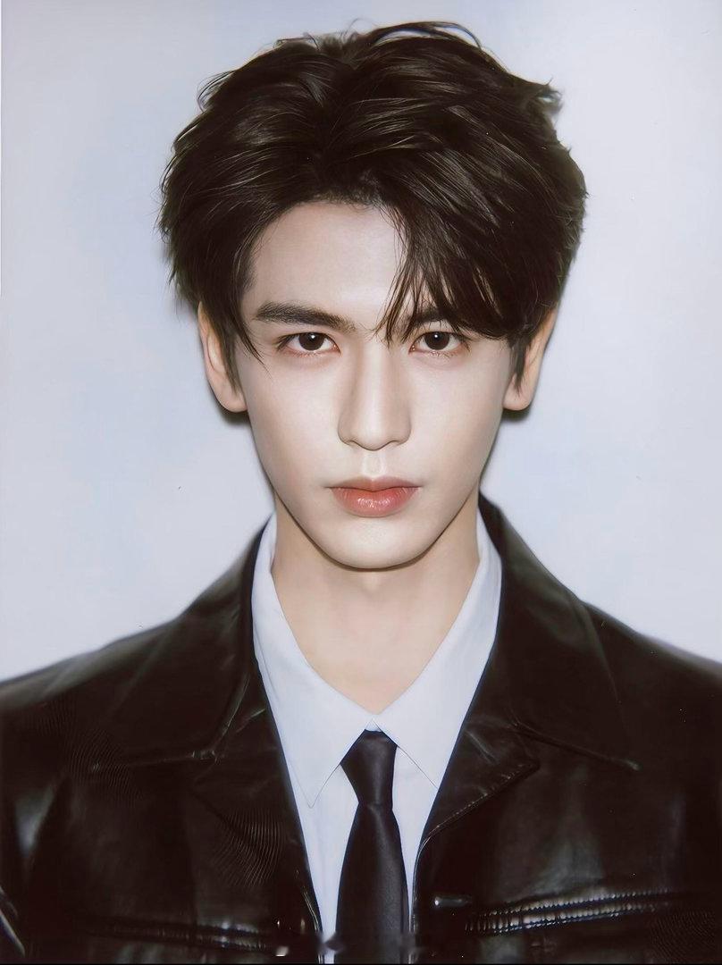 原来张凌赫宋威龙邓凯共用一张脸 赵小童一本正经讲道理，宋木子直接开启叛逆模式。宋