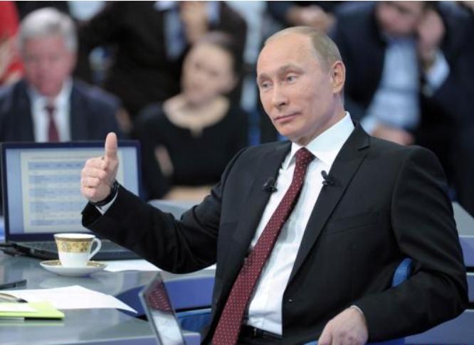 泽连斯基被打脸打习惯了，甚至开始自嘲。

今天，普京在莫斯科举行的2025年度记