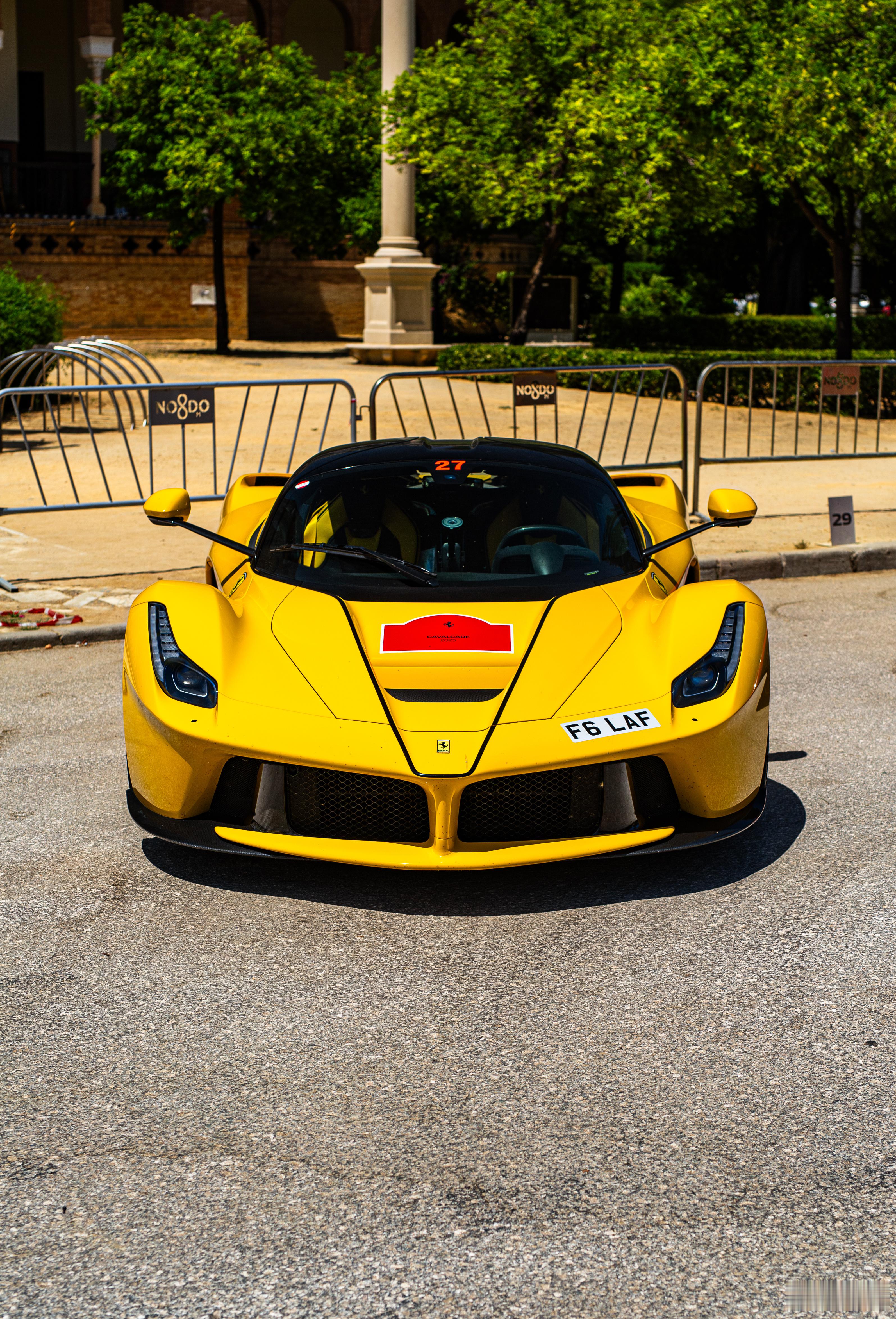 LaFerrari和伦敦老演员在塞维利亚相遇 