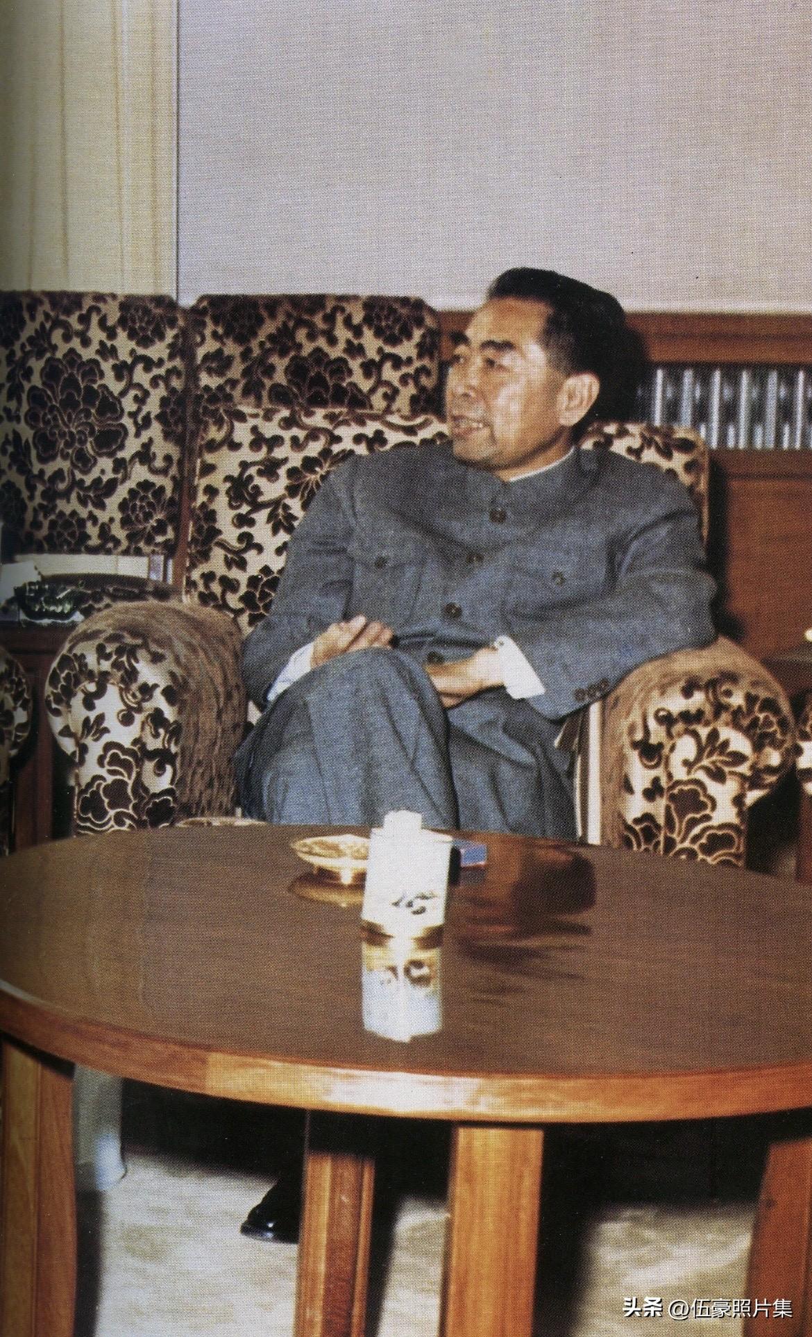 1960年4月，周恩来在钓鱼台参加活动的老照片。周恩来总理对钓鱼台国宾馆的5号楼