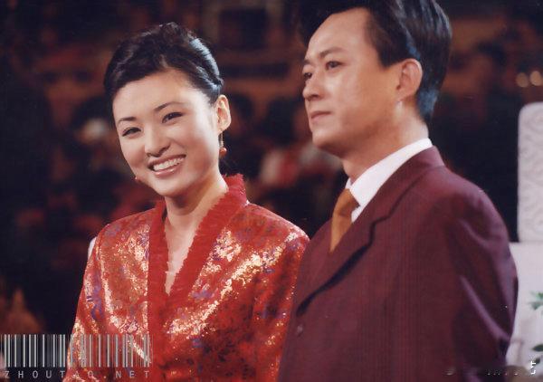 周涛我不想努力了 周涛哪怕在模糊的镜头里，也能让人感受到她那强大的气场，那股子从