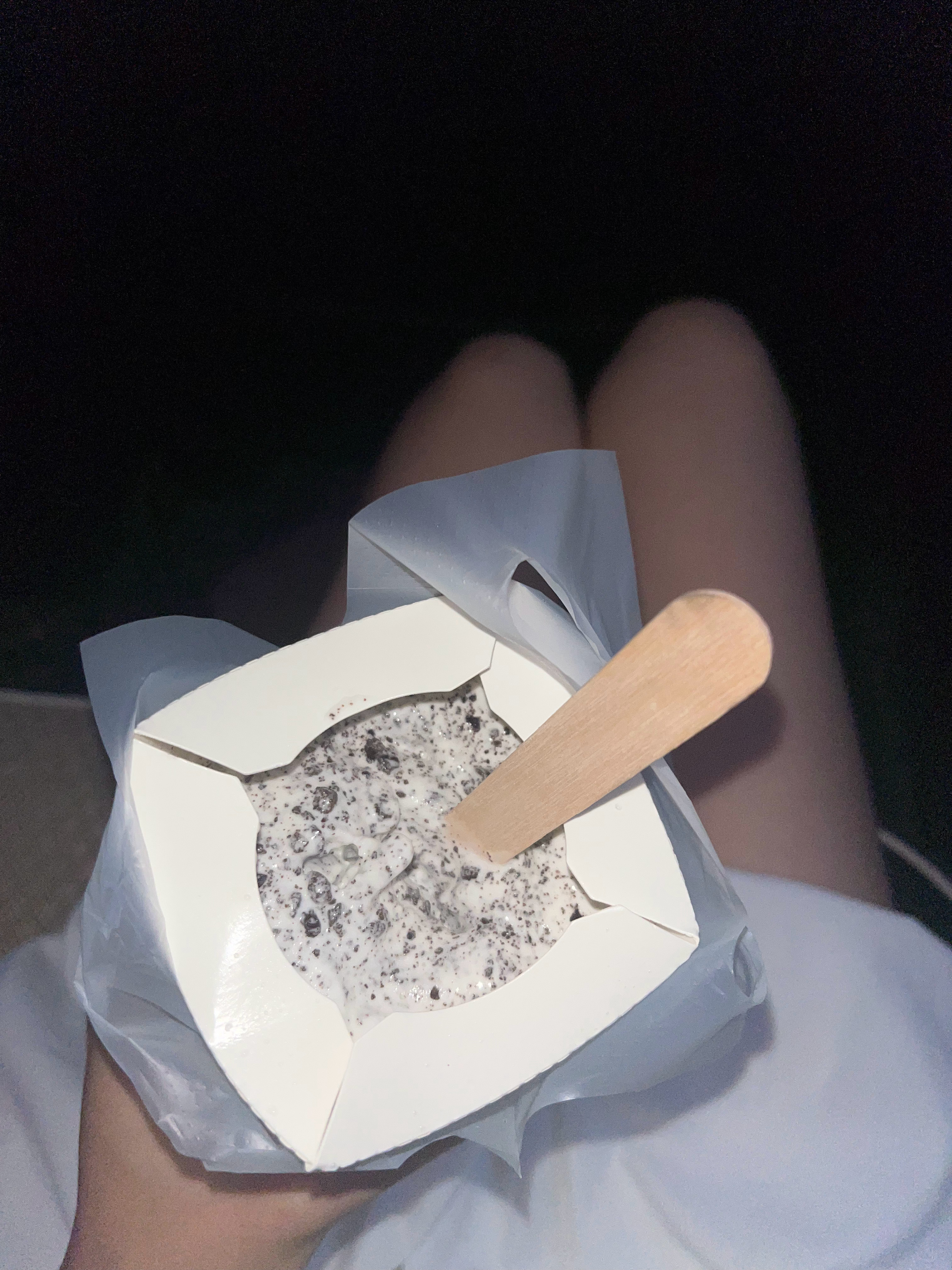 严肃吃上请的麦旋风🥺 