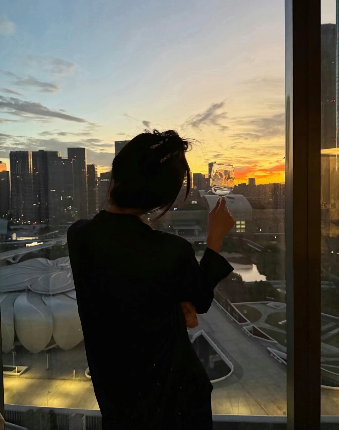 - 人总要循环在好的磁场里 来获得快乐和力量 ​​​