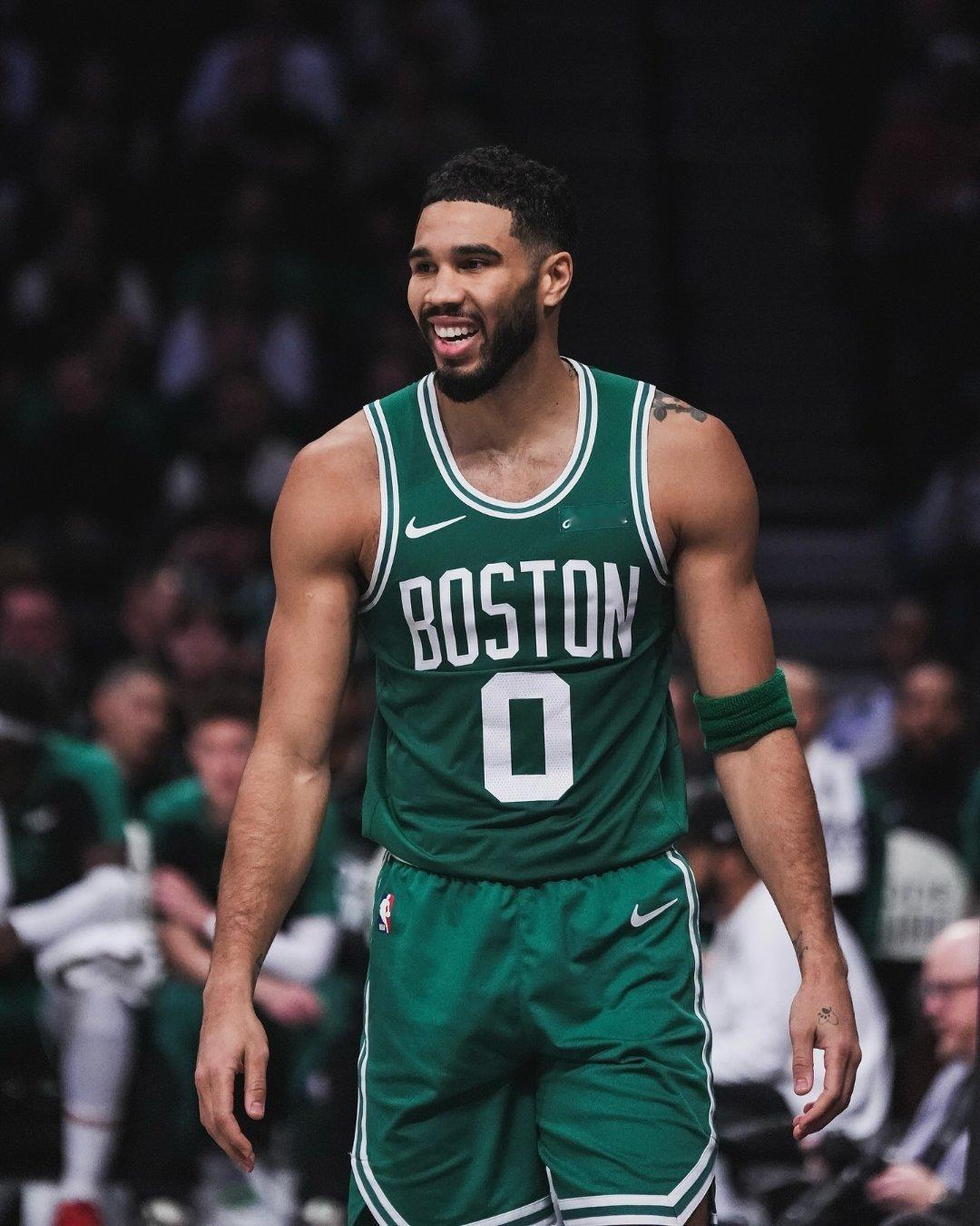 塔图姆：“赢球你不能太高兴，输球你也不能太沮丧，NBA就是一趟情绪上的过山车。我