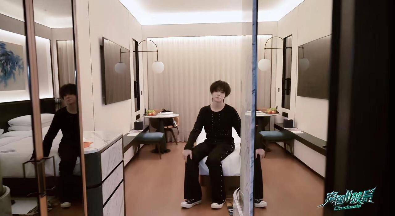 短暂的离别 也会让我更加思恋。不管是刚刚从穆祉丞房间里过来还是穆祉丞陪他回来 王