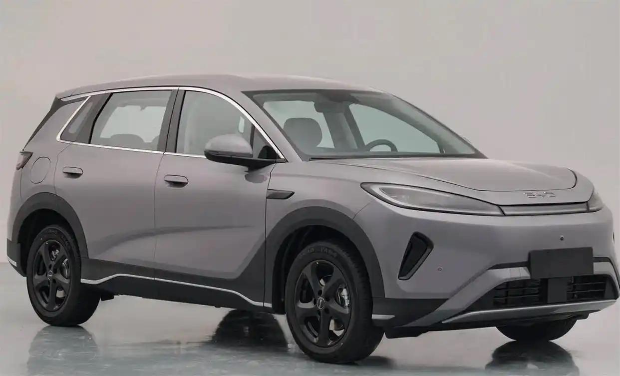 比亚迪这次玩真的了！ 2026年，他们要把原来几十万豪车才有的激光雷达，直接塞进