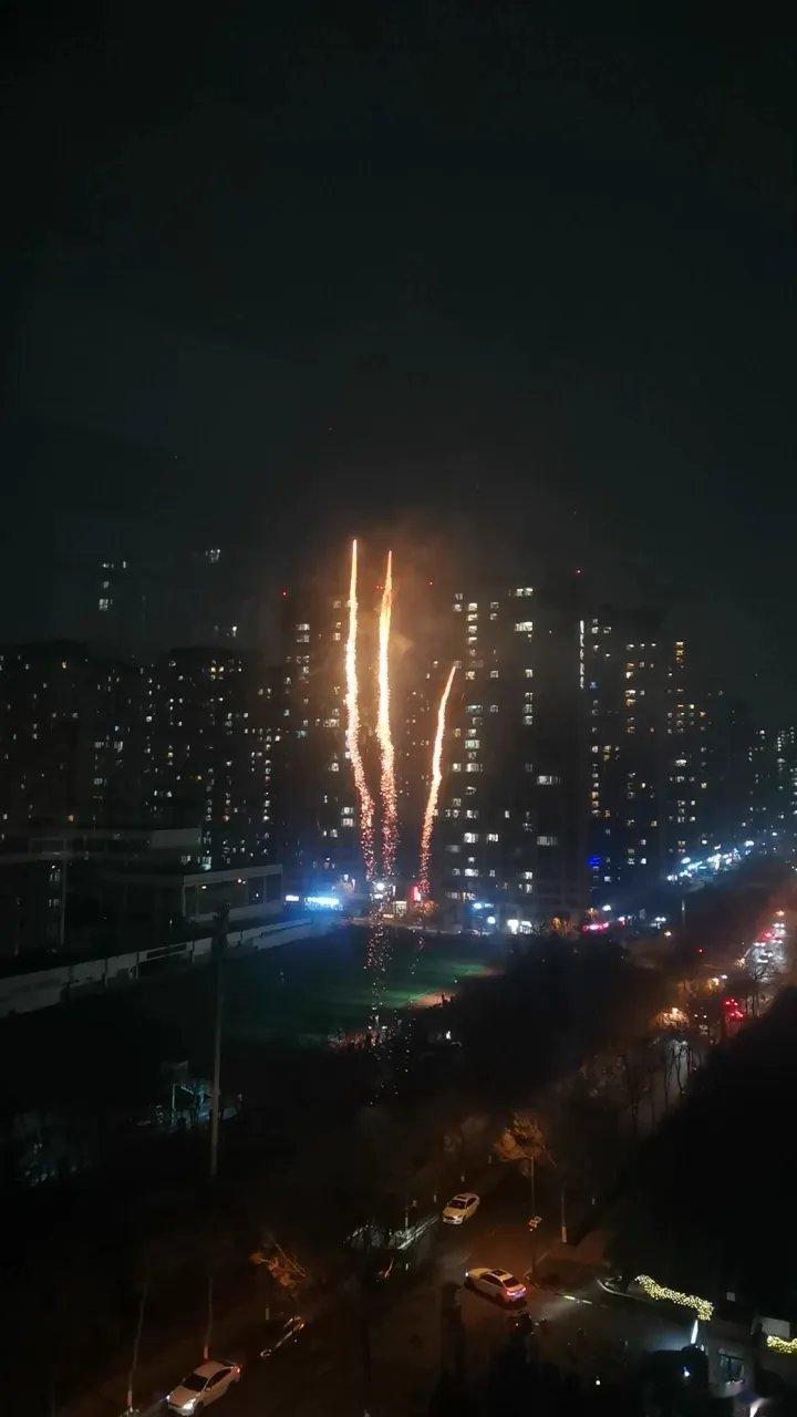 中国核电下跌原因今天中国核电开盘一小时迅速冲高到9.39后开始回落，不知道今天有