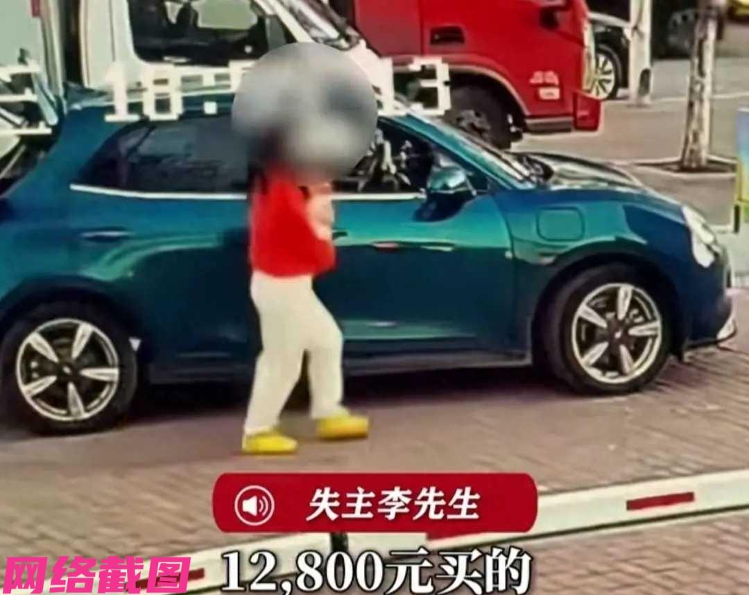 河北秦皇岛有女子大白天路过一处海鲜摊位点，可是女子买完海鲜后，没有付钱也没有拿所