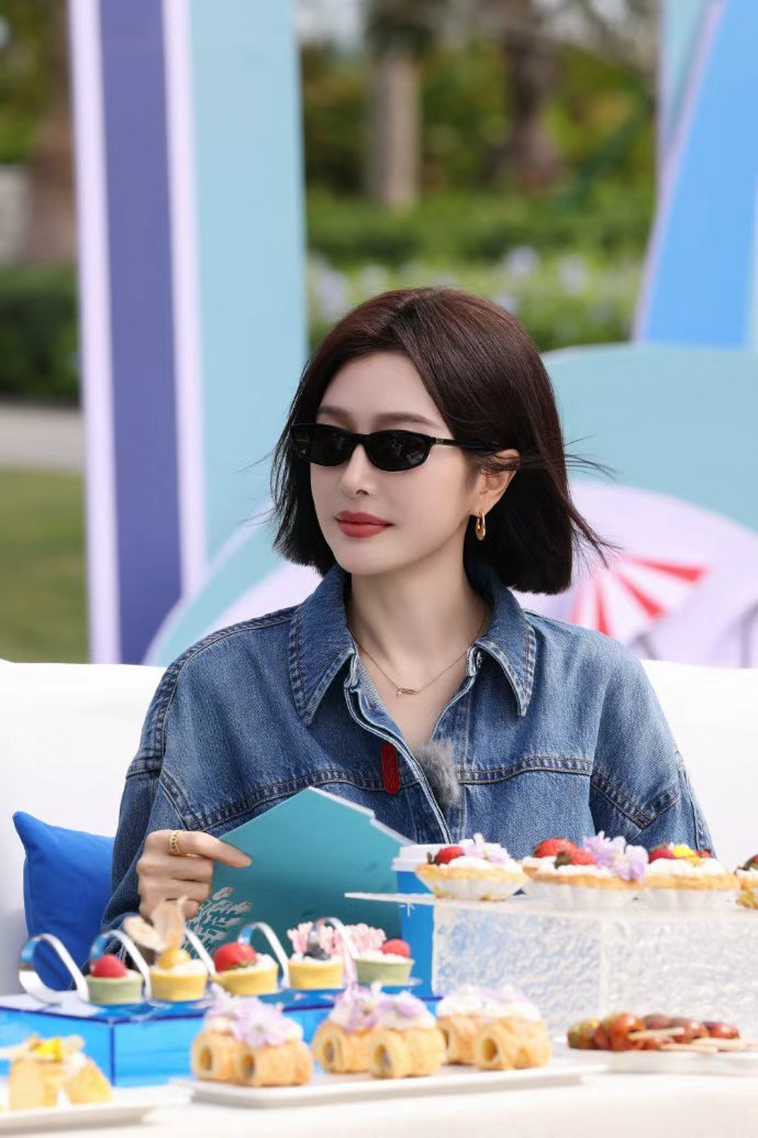 秦岚的高情商不是话术是善良会被秦岚的细节狠狠戳中！她的高情商源于善良，不是表面功