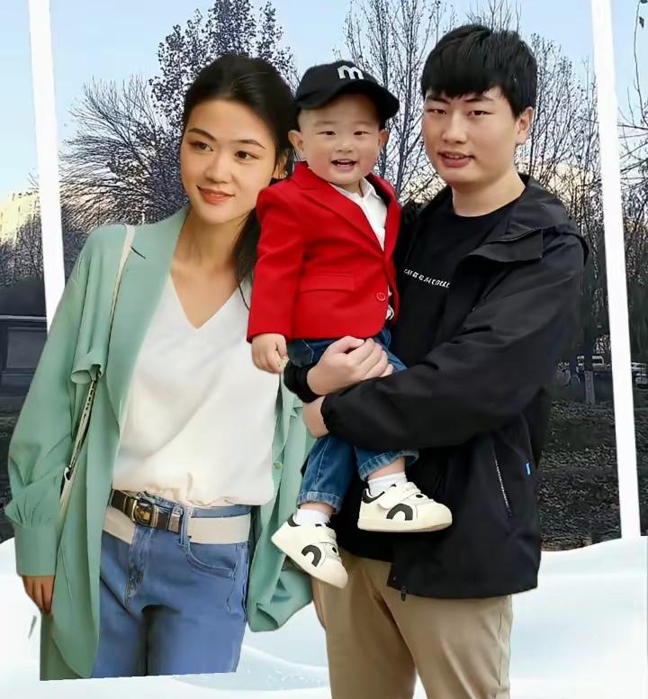 朱小伟一家三口很幸福，陈亚男在他心里翻篇了吗？可以肯定的是，朱小伟不像是个花心大