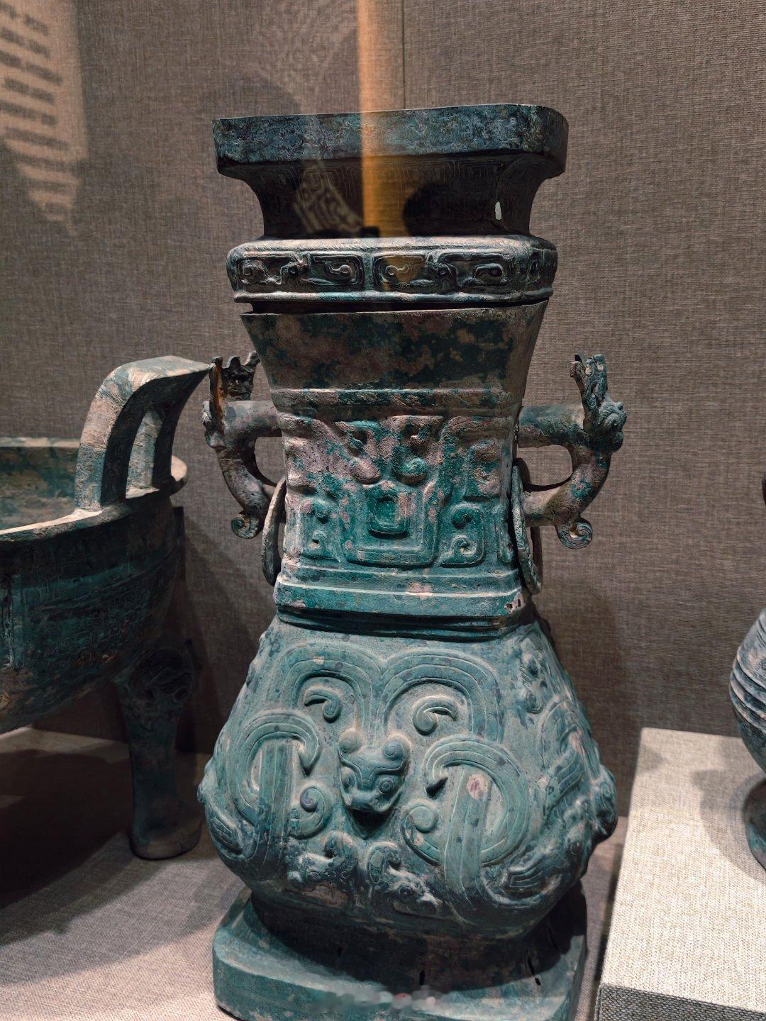 在河南郑州礼遇文化传承之脉打卡新郑博物馆，又翻开了一部厚重的中原史书。从裴李岗文