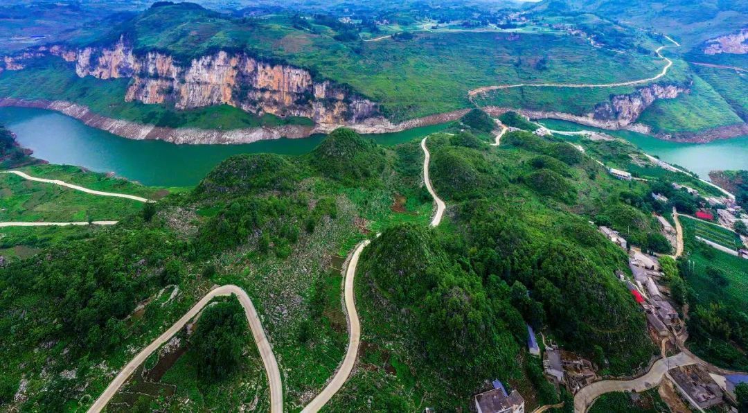 【这里是贵州】在贵州西部藏了个“中国凉都”，夏季平均只有19℃，而且风光壮美，景