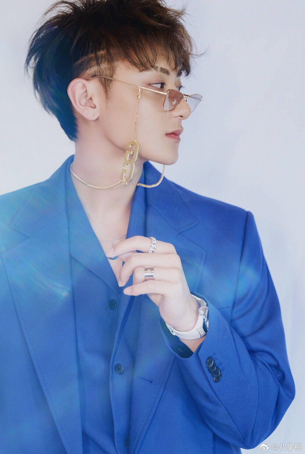 黄子韬因为减肥后脑勺秃了黄子韬 我不是秃顶了是后脑勺秃了 减肥后遗症来得猝不及防