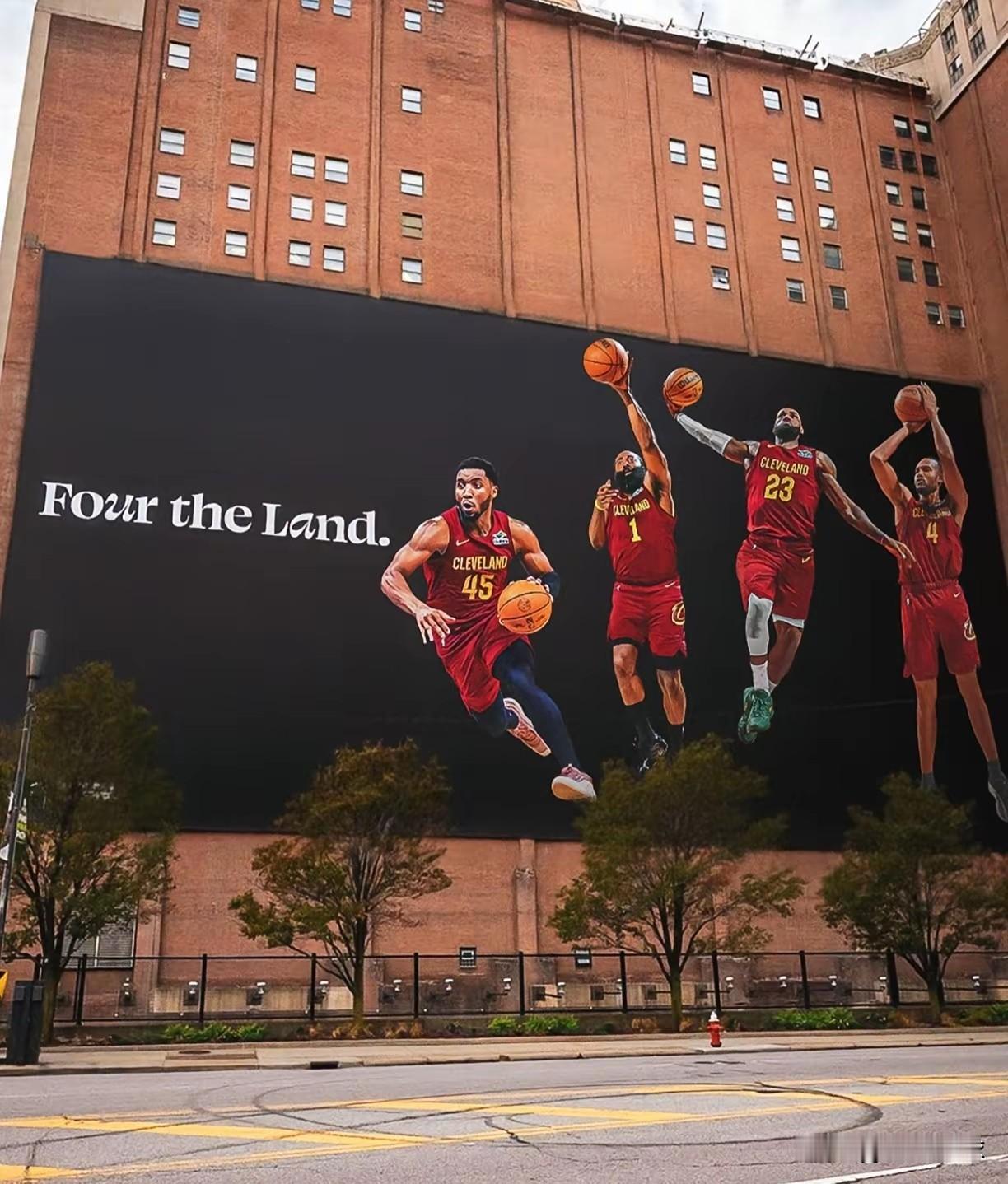 勒布朗·詹姆斯下赛季要是愿意落叶归根回到梦开始的地方也许能再次争取一次总冠军。