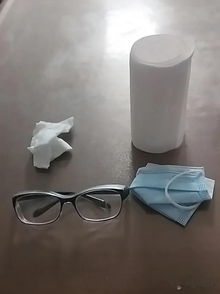 你们有被鼻炎困扰的吗?
我是花粉和灰尘的双过敏患者，这个季节真跟渡劫一样。
出门