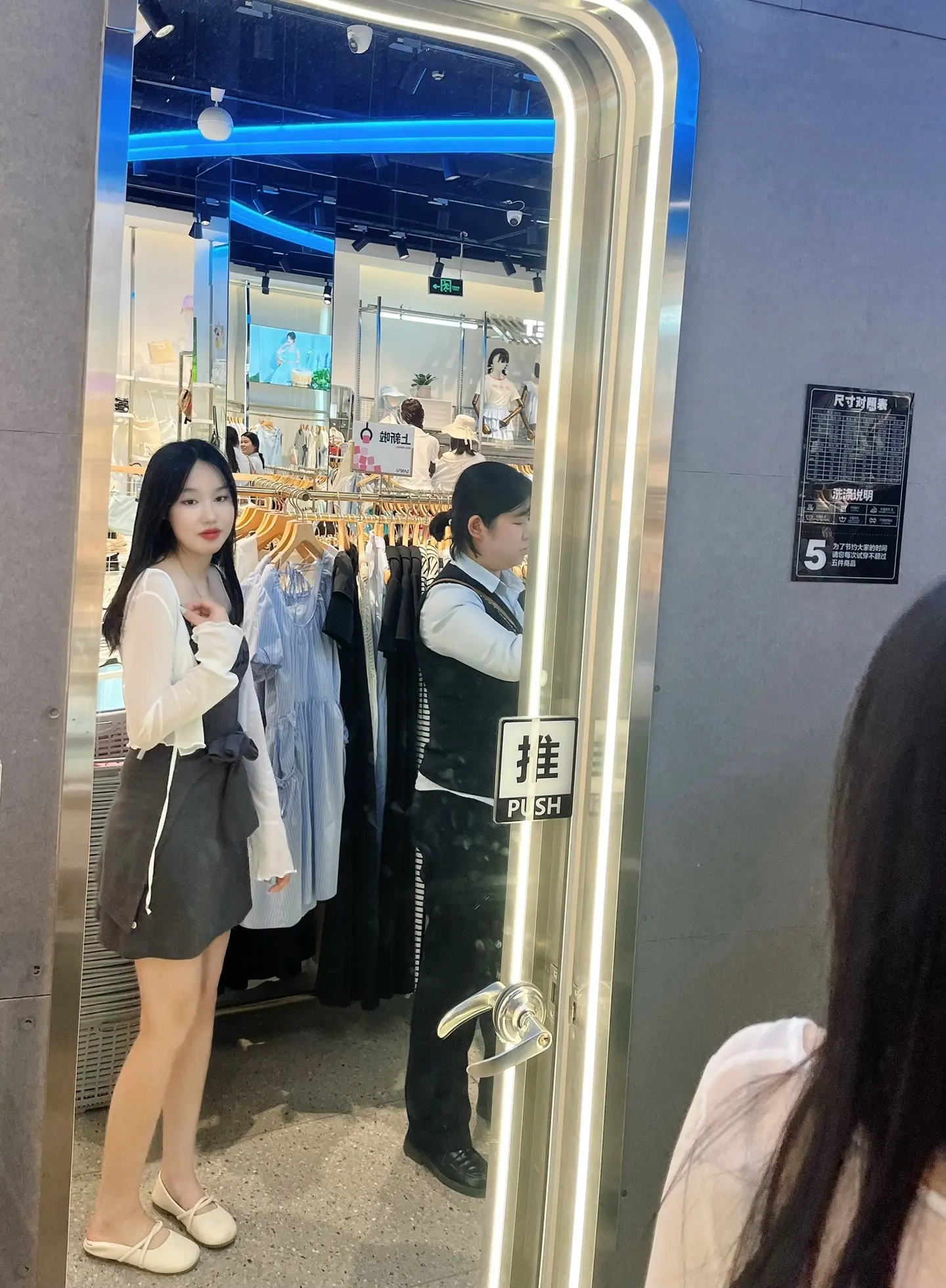 人性复杂 不要一概而论 多理解少相信 做好自己 该来的都会来的.