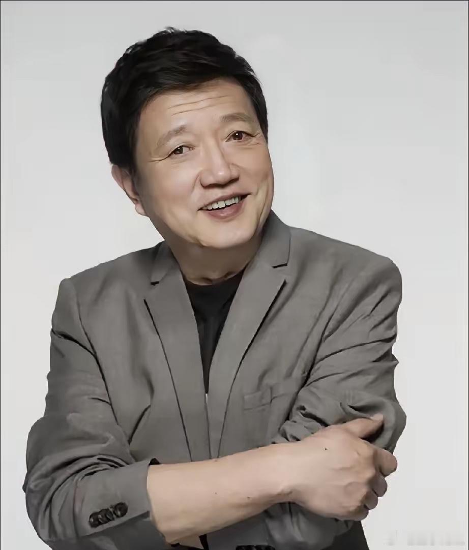 老戏骨秦焰因病去世，享年72岁，最难过的不是女儿也不是李勤勤，而是在舞台上和他斗