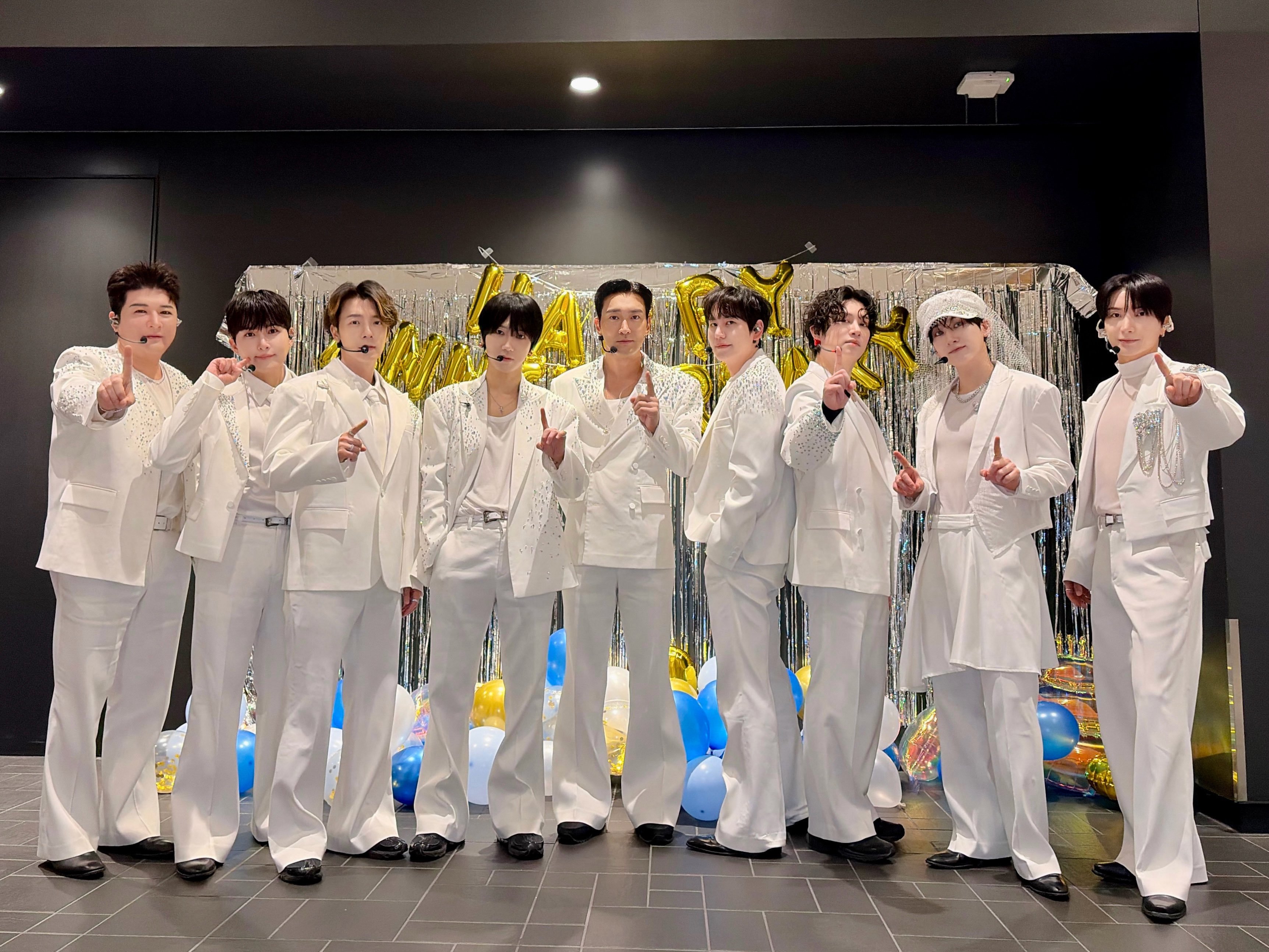 “CB百蓝_。251214 官号更新SuperJunior 相关：<SUPER 