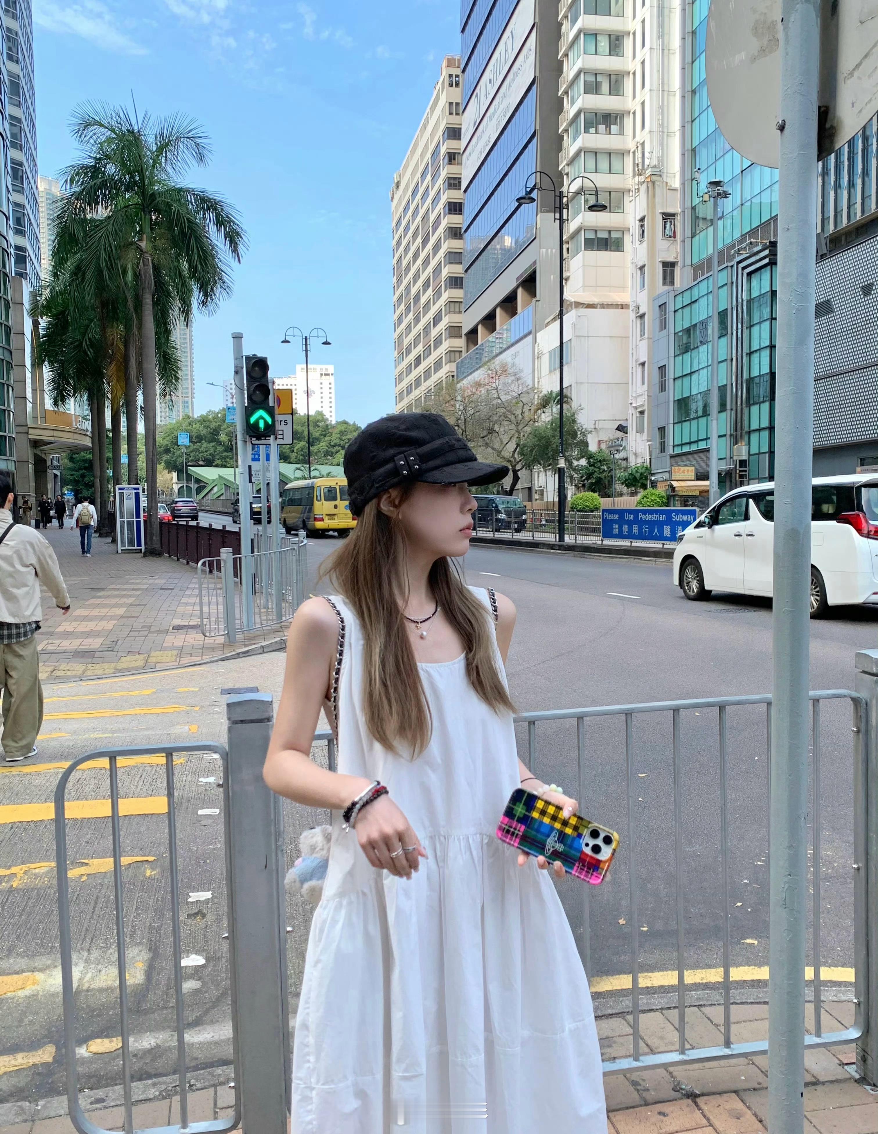 消费升级，香港满大街随处可见Pro版iPhone。 ​​​