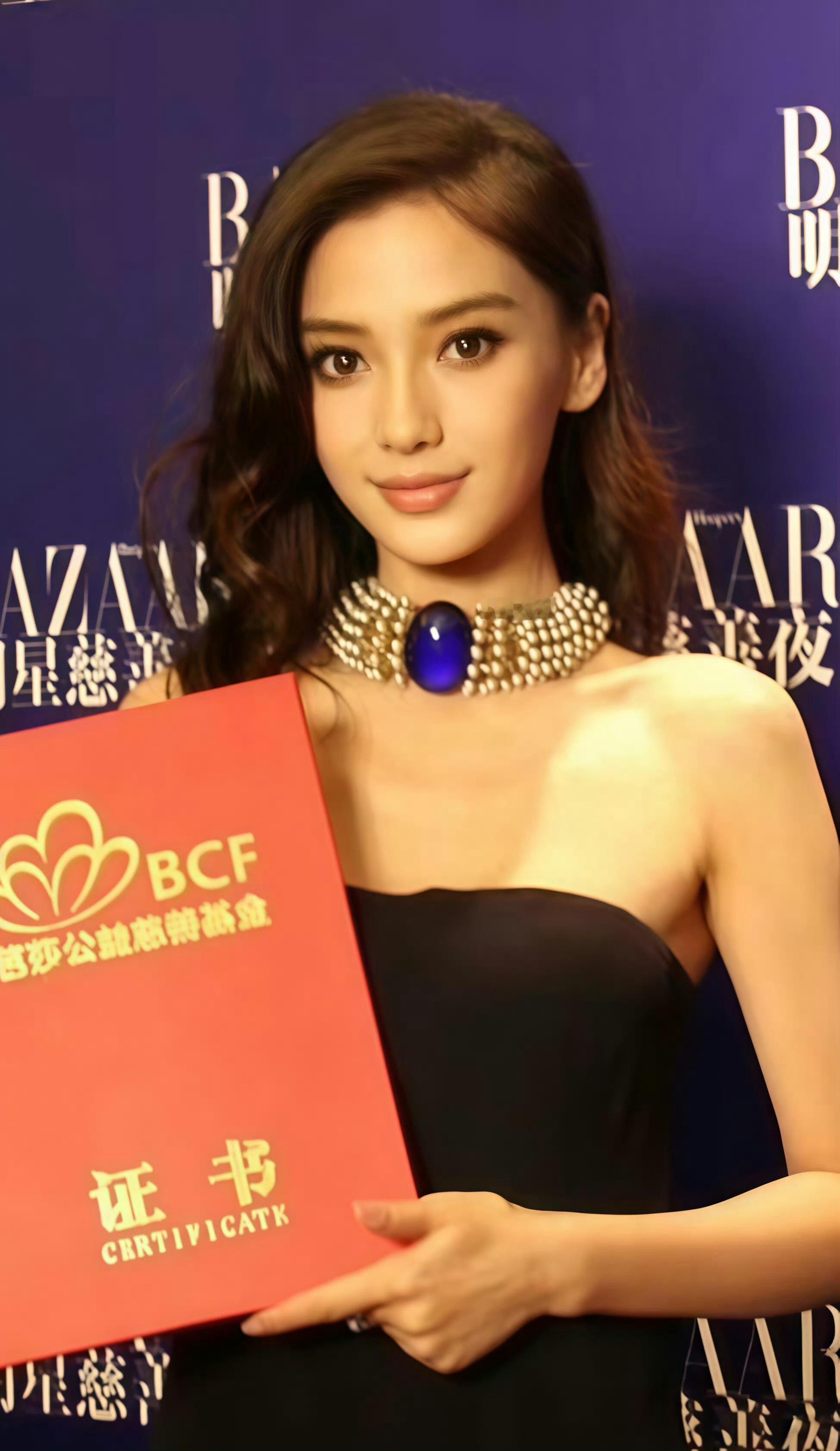 【Angelababy】完全是童话里的公主走进现实。。。伟大的龙颜angelab