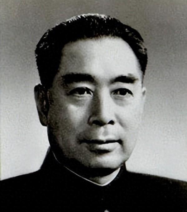 1946年美国将军偶然在飞机上拾到周恩来机密笔记，总理周恩来却自信表示：不用担心